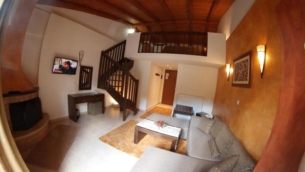 Ahilion Hotel Kalavryta Exterior foto